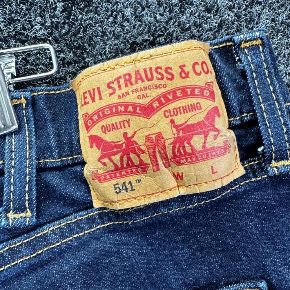 Levis 541 Athletic‎ Taper Jeans Mens 44x30 Dark Wash Blue Denim Stretch